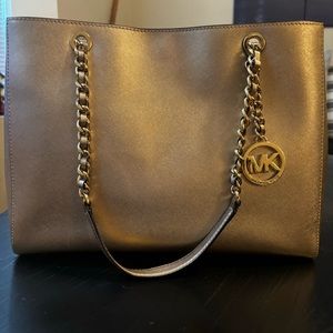 Michael Kors SUSANNAH Large Tote Pale Gold